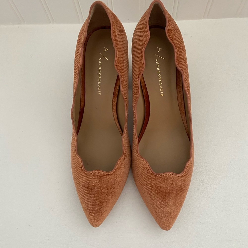 ANTHROPOLOGIE heels- size 8